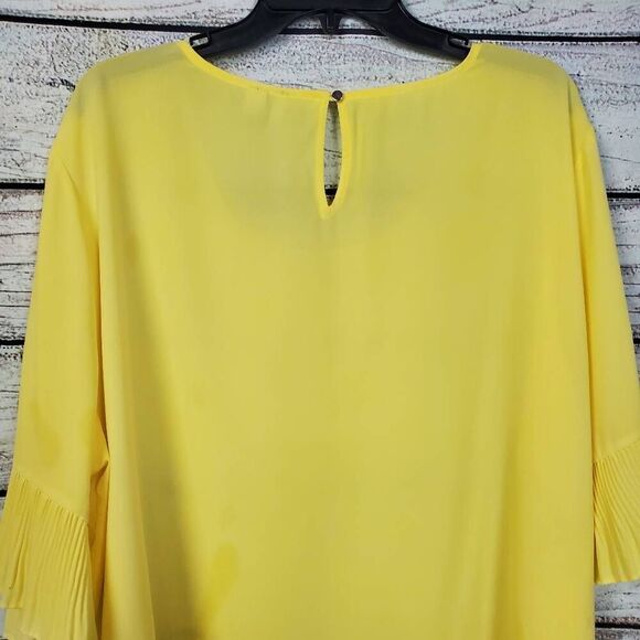 EST. 1946 Women’s Plus 26/28W Yellow Ruffle Bell Sleeve Blouse Top Keyhole Back - Picture 6 of 7
